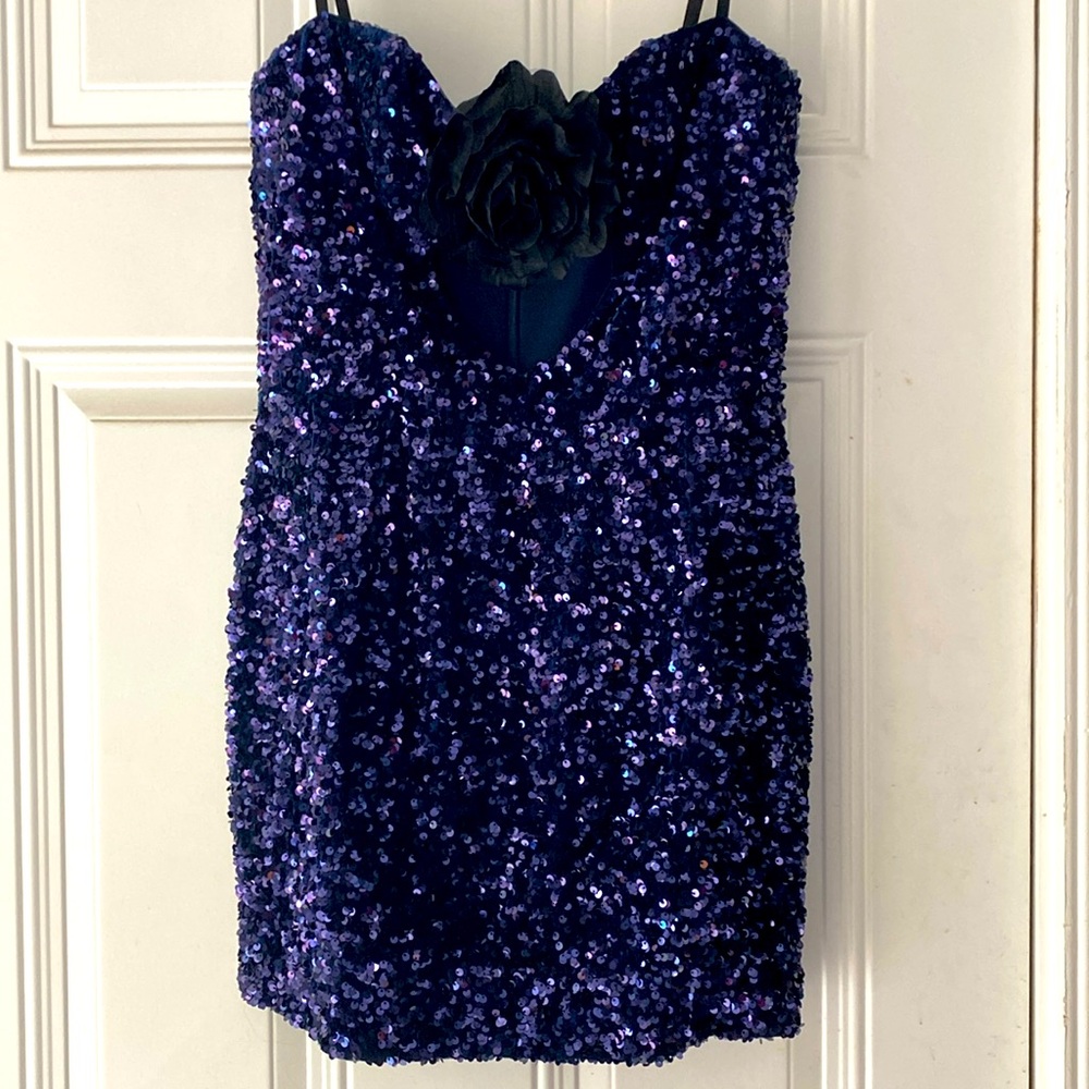 HELSI Sol Sequin Cutout- GORGEOUS PARTY DRESS!!